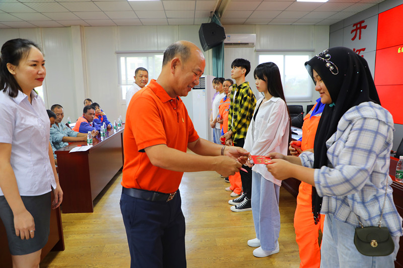 “金秋助學(xué)，圓夢(mèng)明佳！”明佳集團(tuán)黨支部及工會(huì)組織開展愛心助學(xué)活動(dòng)！